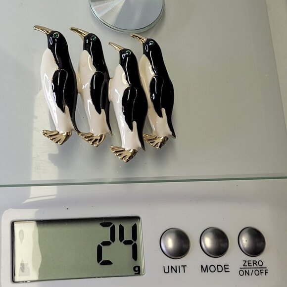 Black & White Enamel Penguin Family Brooch - Picture 8 of 9